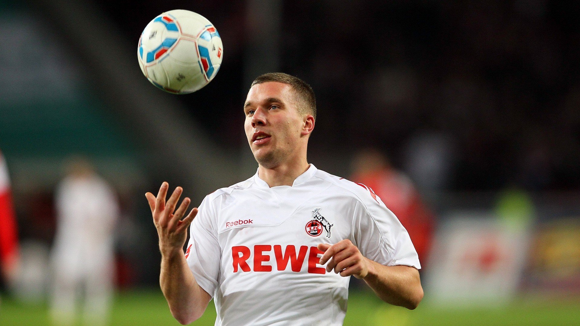 九游电竞资讯-英超俱乐部商业赞助持续增加，财力雄厚，英超俱乐部能盈利吗